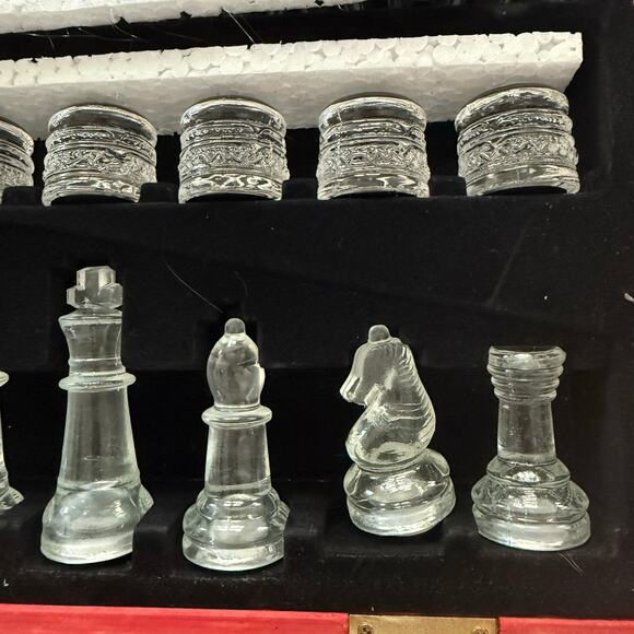 IN-N-OUT Chess Board Glass Complete Set With Box RARE - Picture 5 of 13
